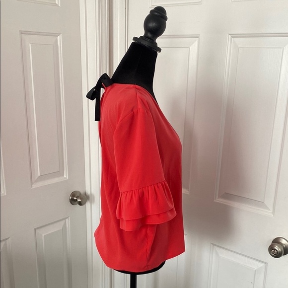 Top Shop Vibrant Red Blouse with Bell Sleeves and Ruffled Details - Picture 4 of 13